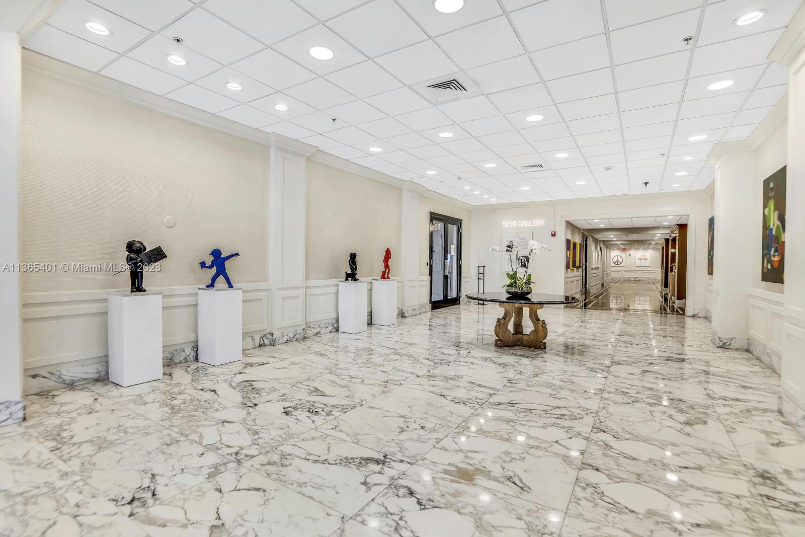 5600 CONDO - Residential