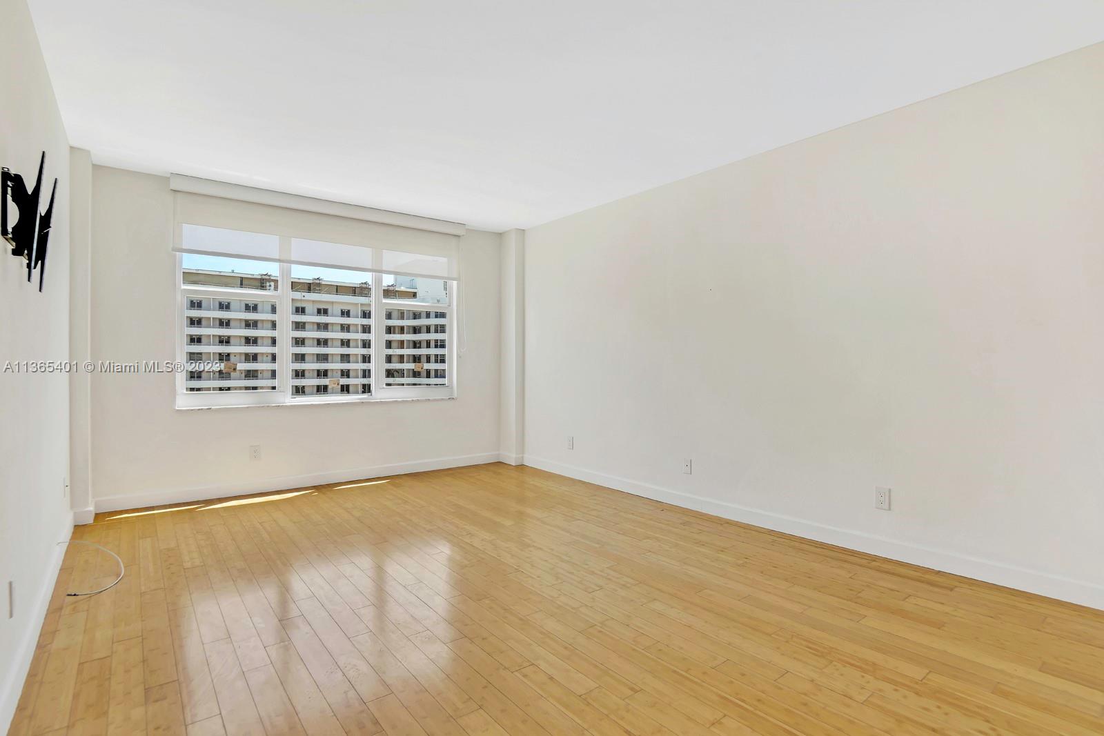 5600 CONDO - Residential