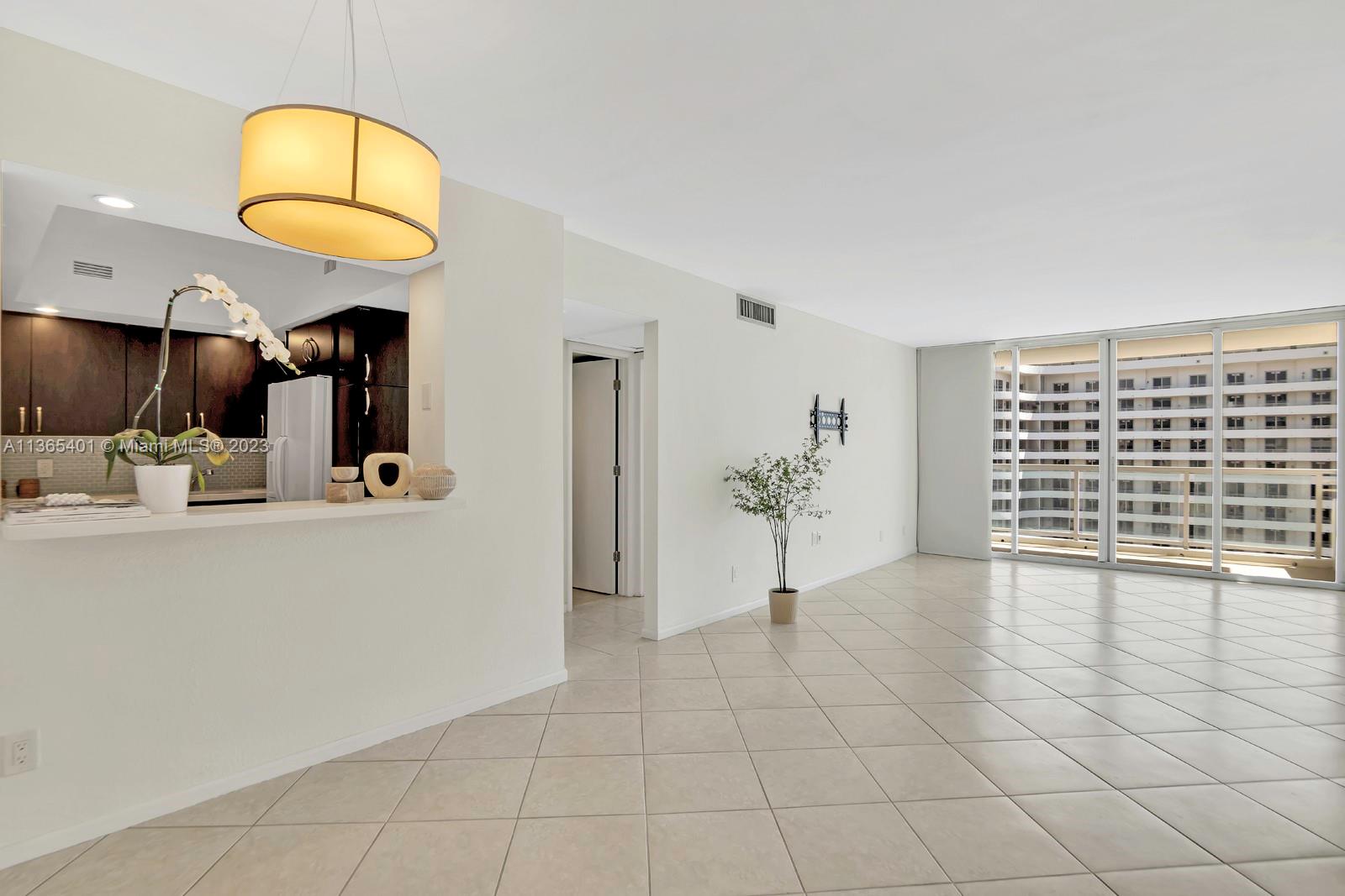 5600 CONDO - Residential