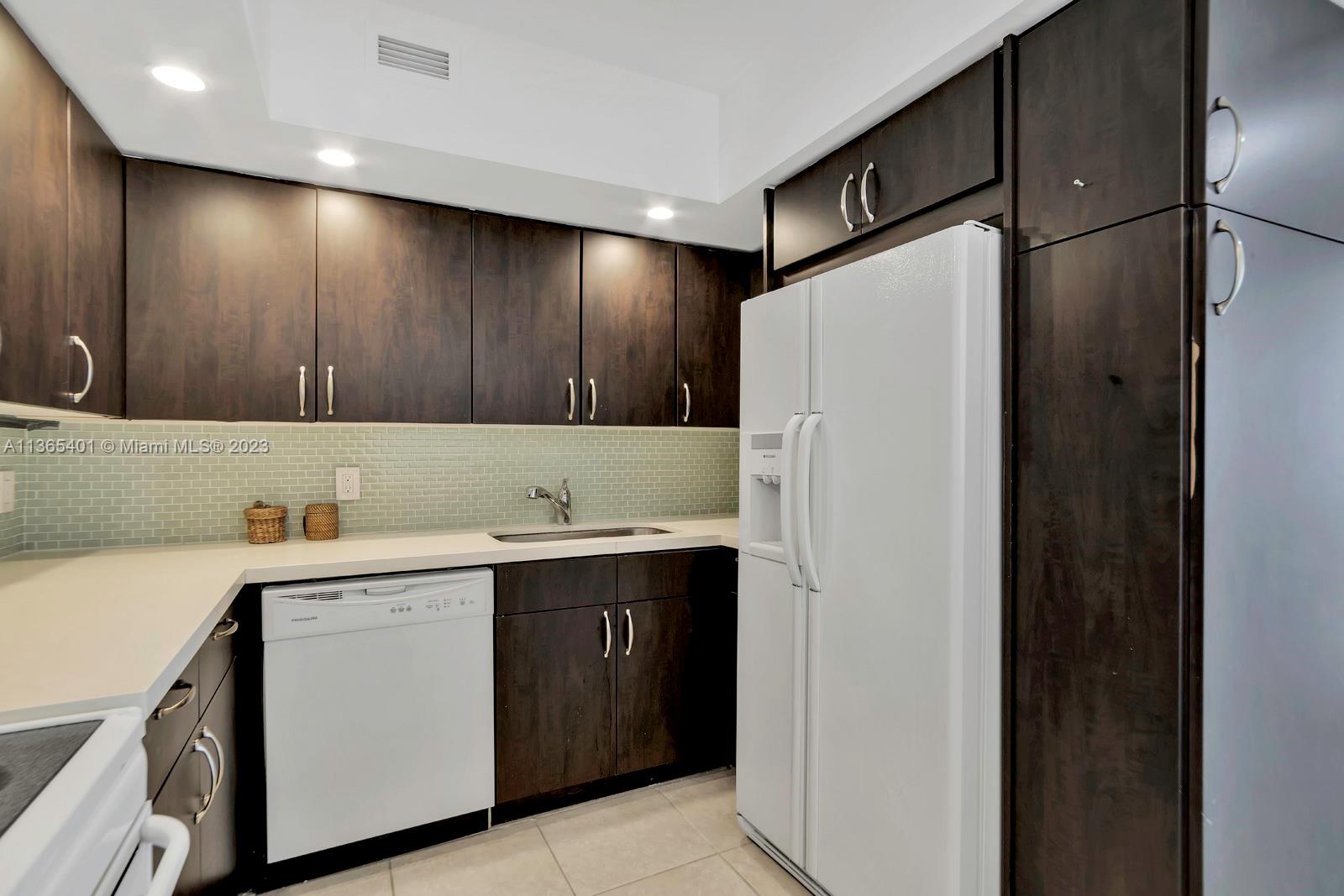 5600 CONDO - Residential