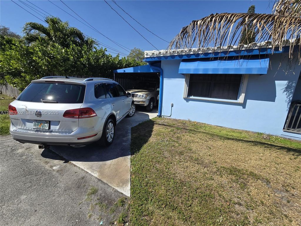 Photo of 704 SW 2nd Ave, Dania Beach, FL 33004 (MLS # A11983502)