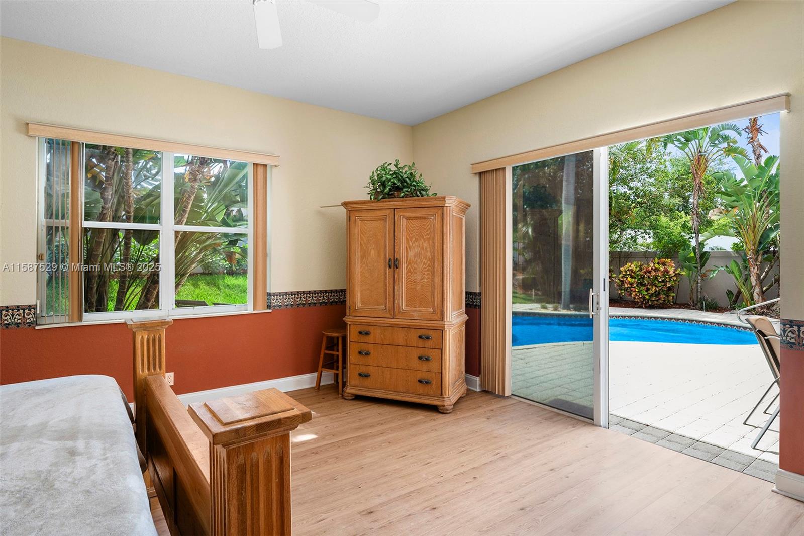 MAYFAIR AT WOODFIELD COUN - Residential