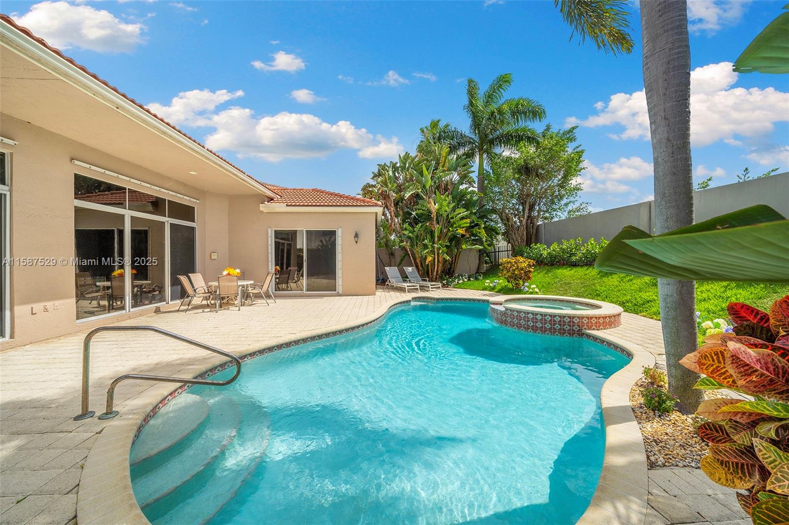 6071 NW 43rd Ter