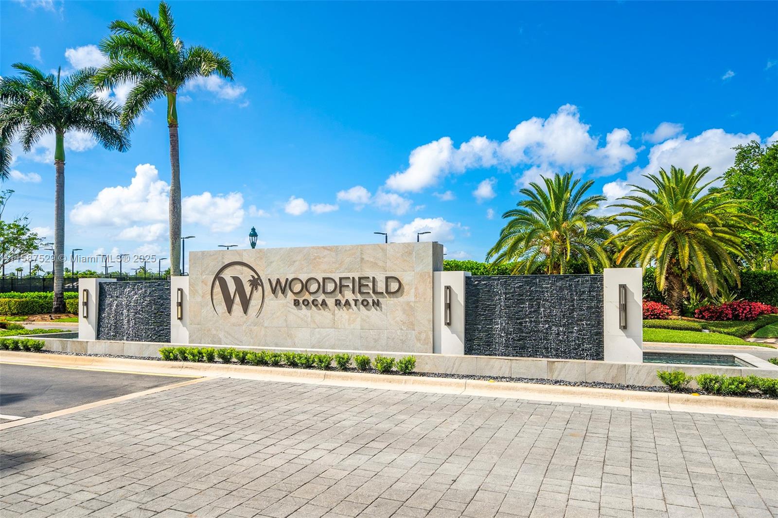 MAYFAIR AT WOODFIELD COUN - Residential
