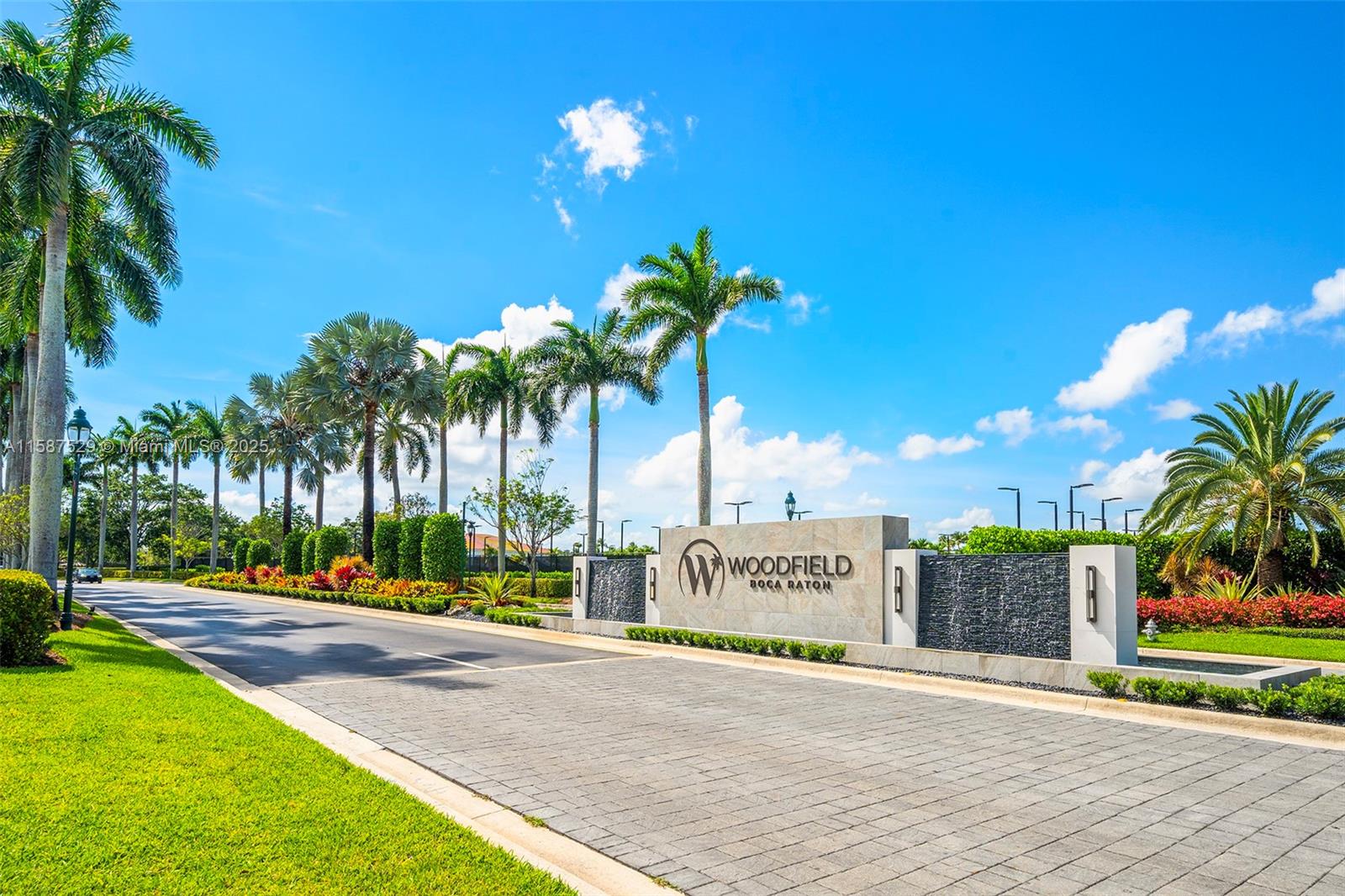 MAYFAIR AT WOODFIELD COUN - Residential