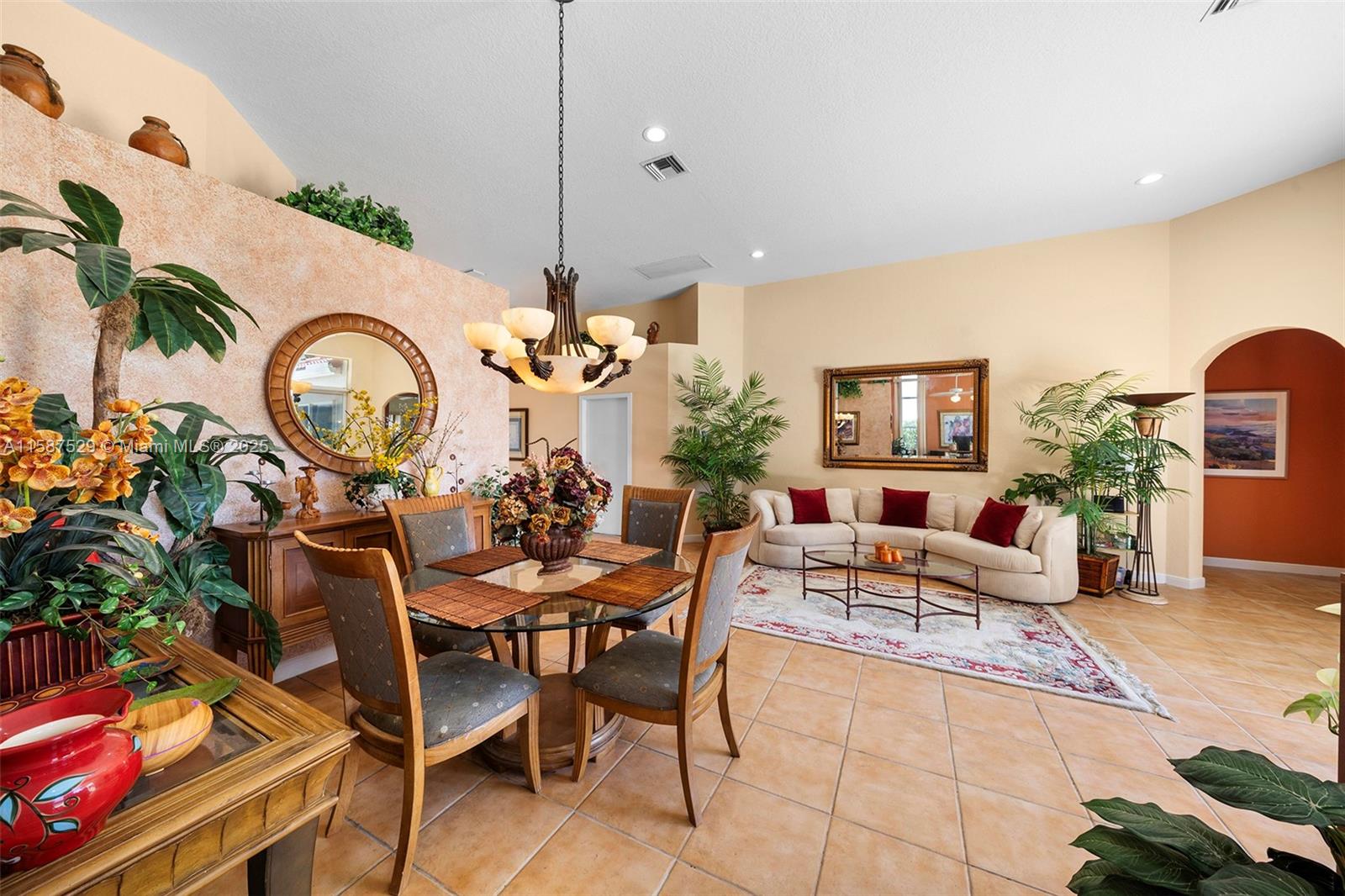 MAYFAIR AT WOODFIELD COUN - Residential