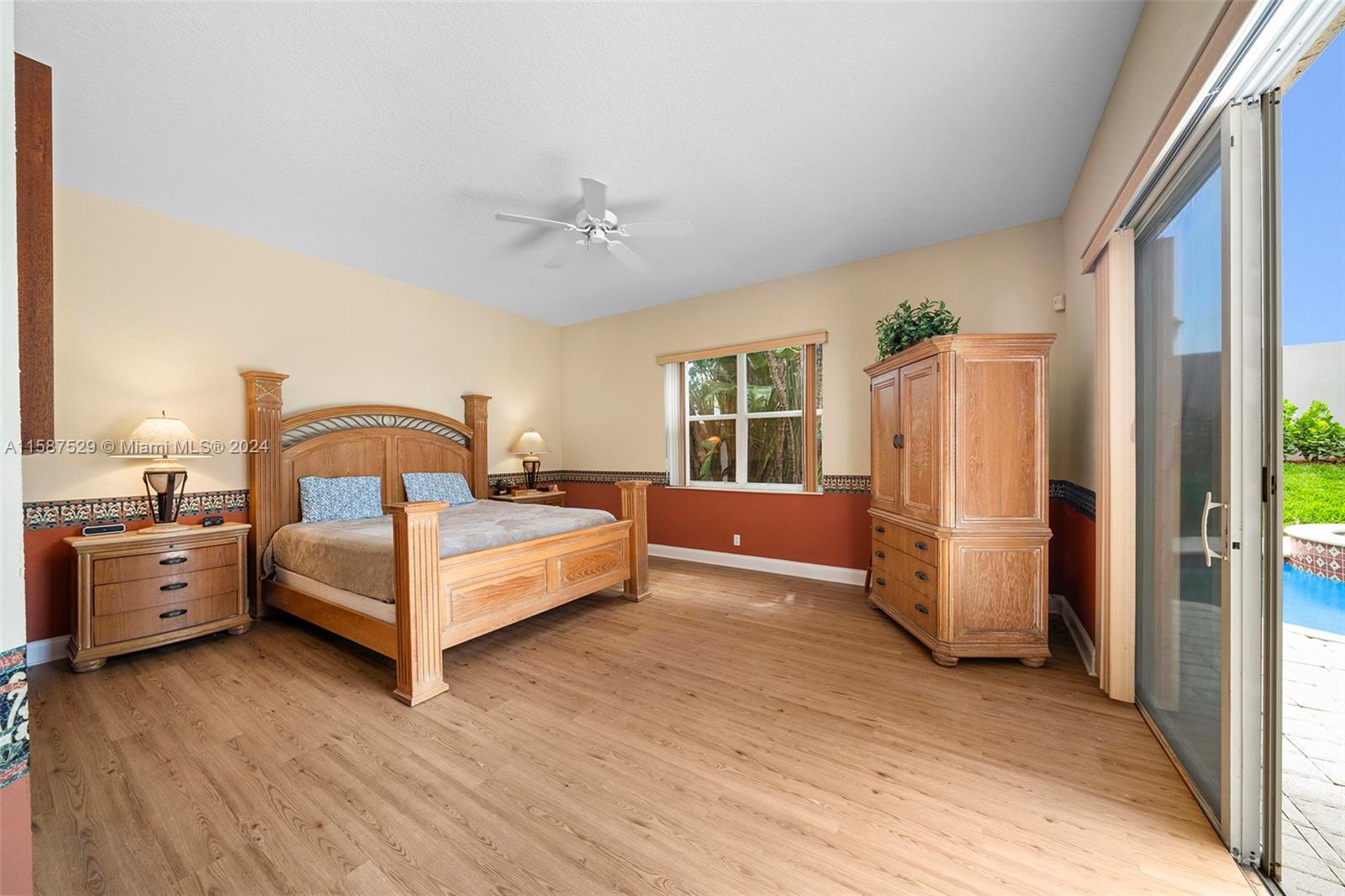 MAYFAIR AT WOODFIELD COUN - Residential