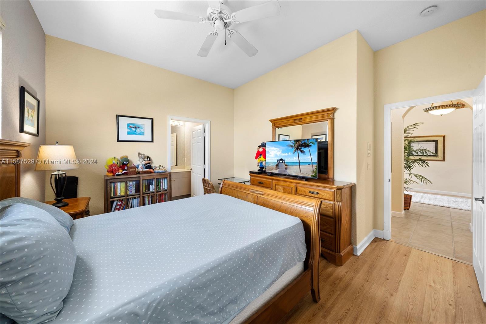 MAYFAIR AT WOODFIELD COUN - Residential