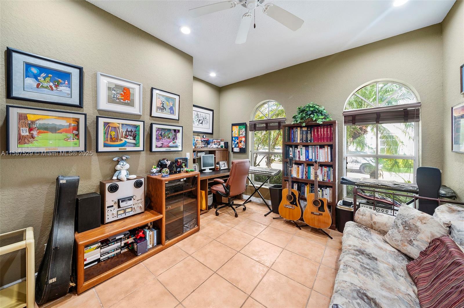 MAYFAIR AT WOODFIELD COUN - Residential