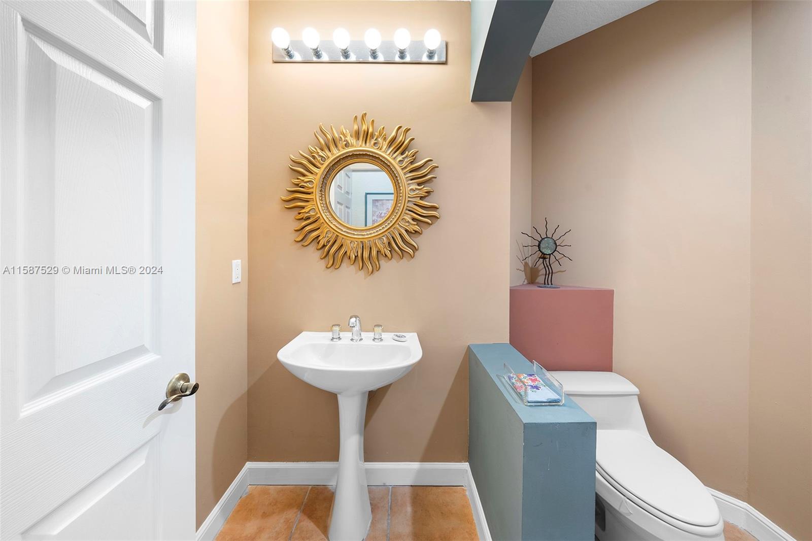 MAYFAIR AT WOODFIELD COUN - Residential