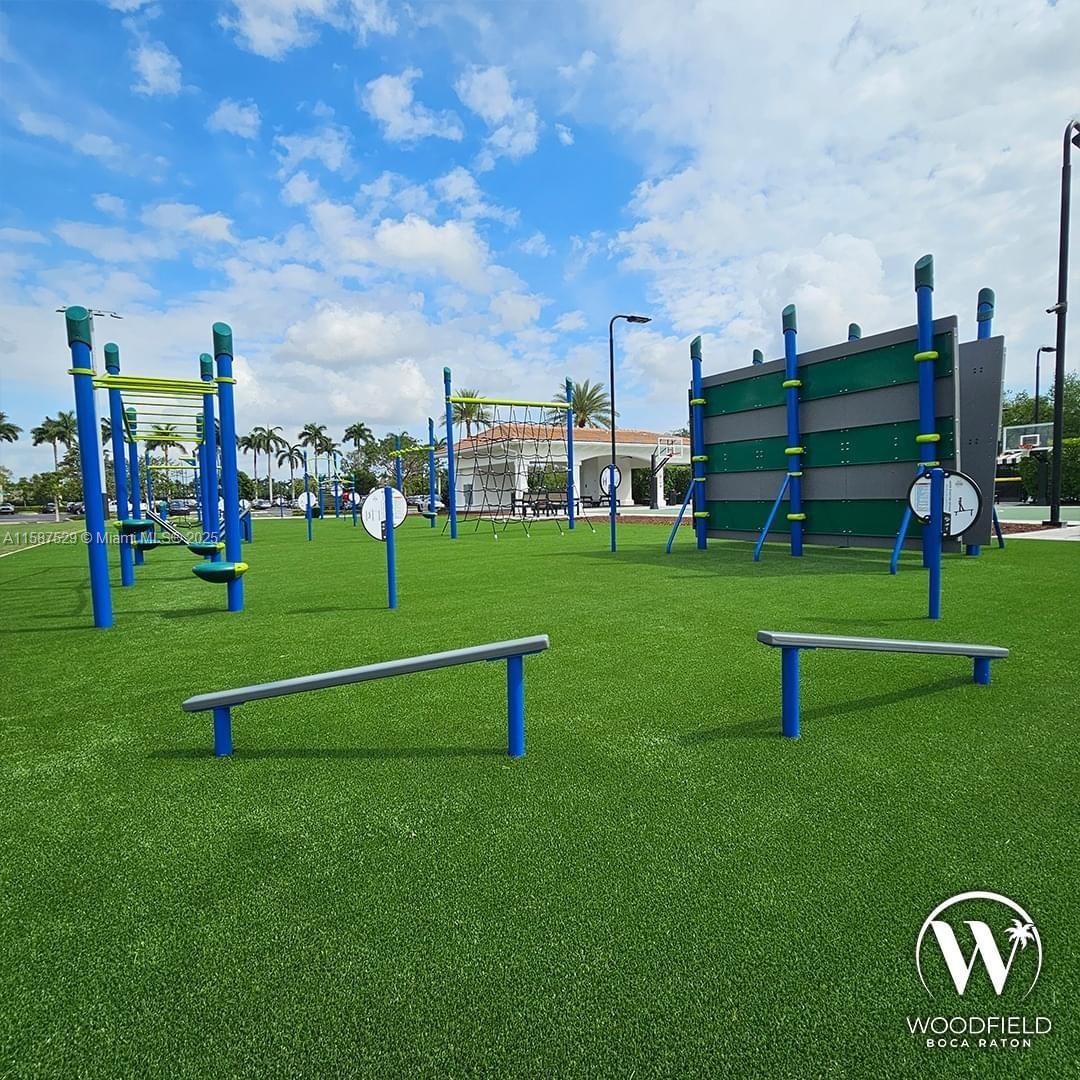 MAYFAIR AT WOODFIELD COUN - Residential