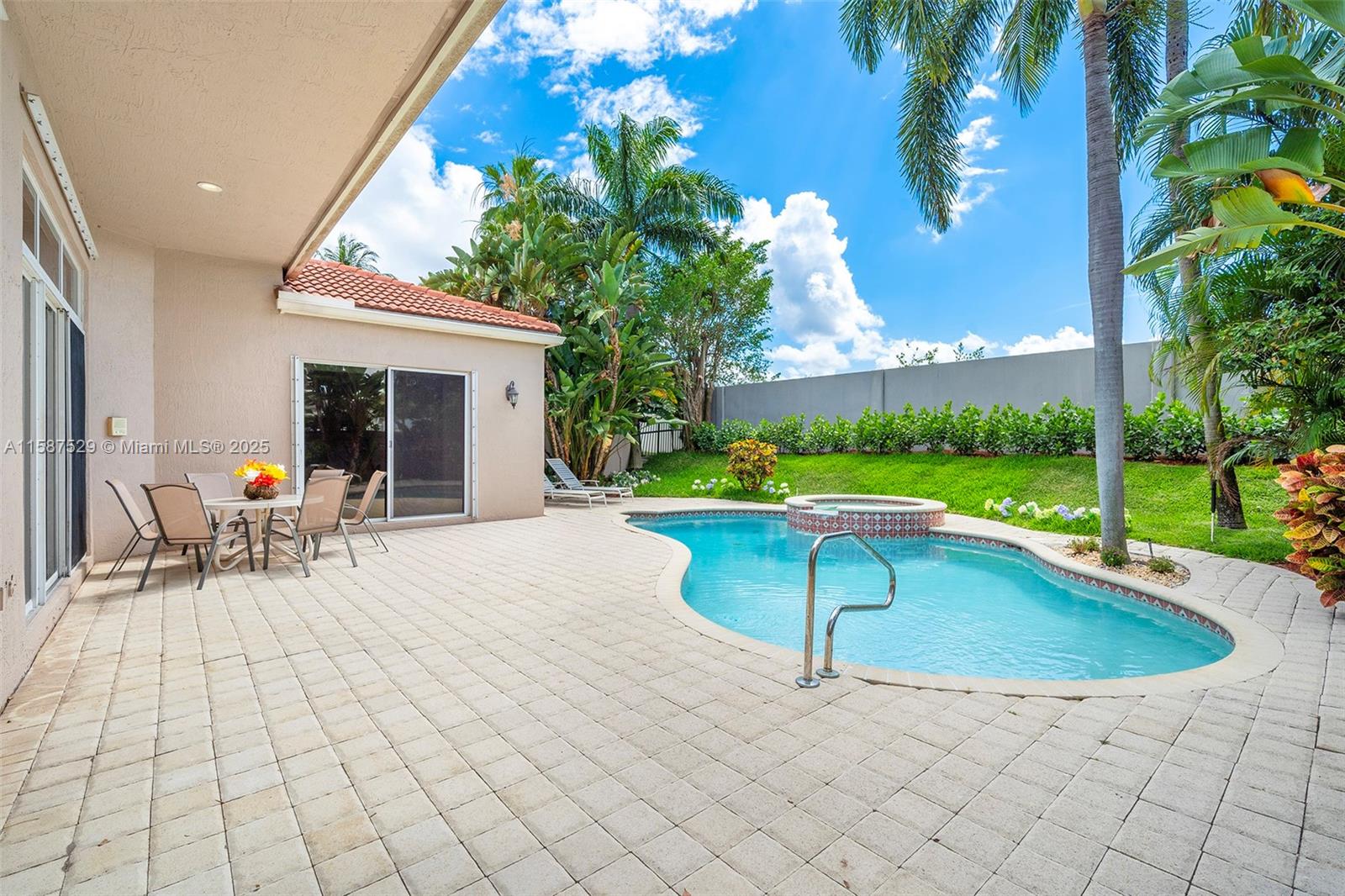 6071 NW 43rd Ter