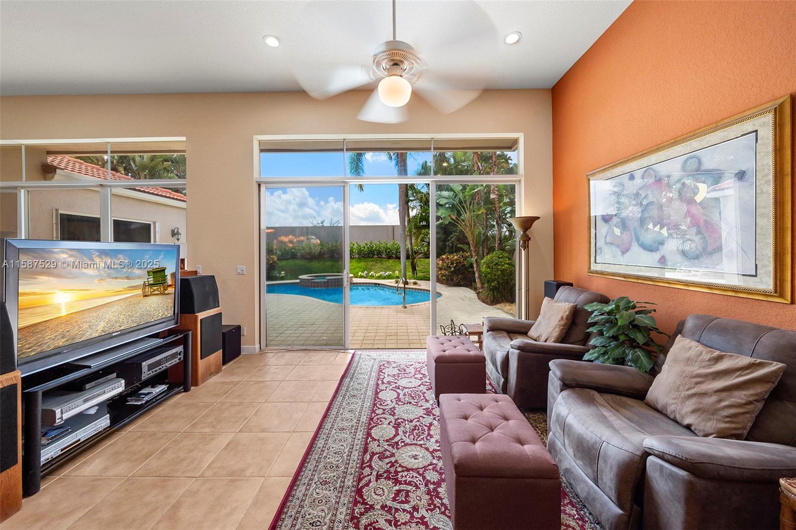 MAYFAIR AT WOODFIELD COUN - Residential