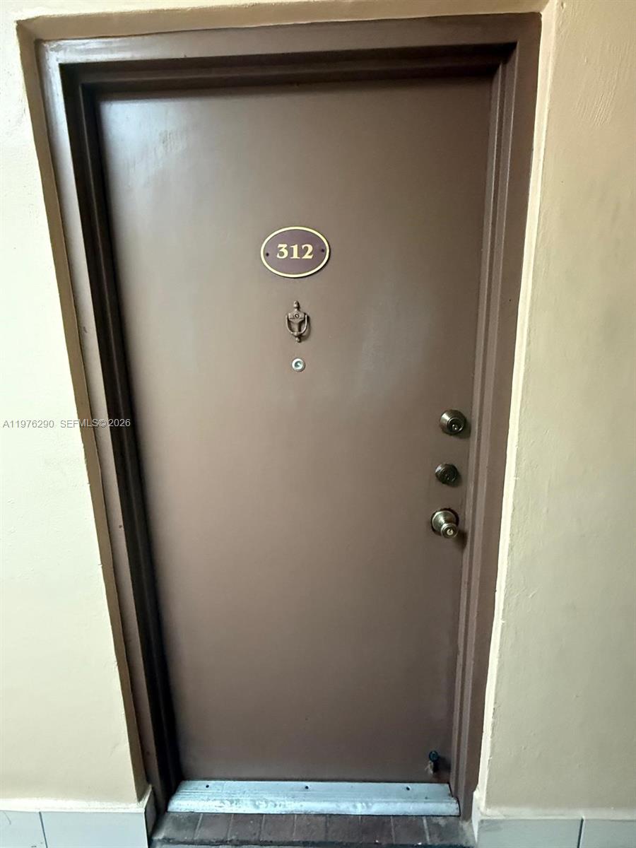 VERSAILLES GARDENS II - Residential