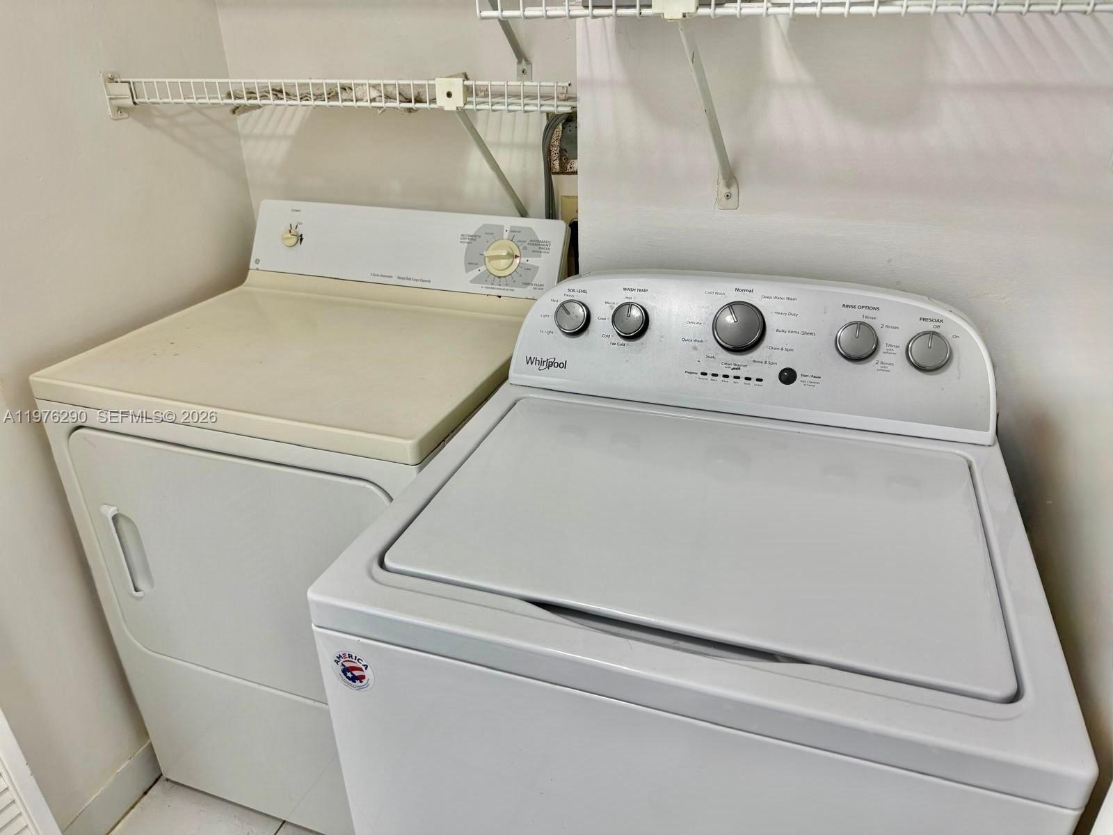 VERSAILLES GARDENS II - Residential