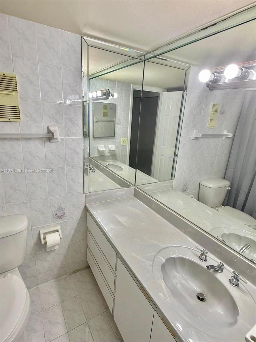 VERSAILLES GARDENS II - Residential