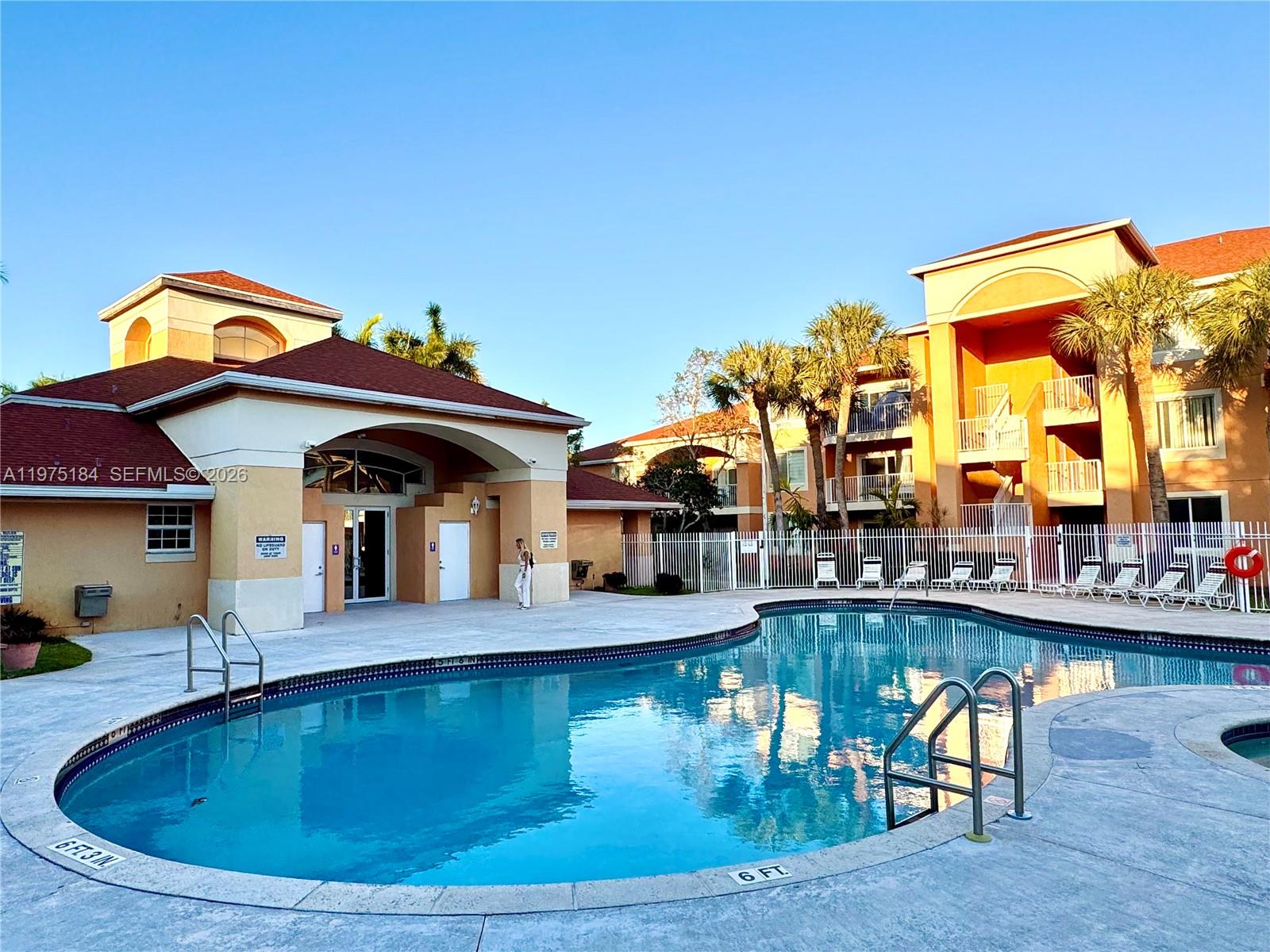 COURTYARDS AT DAVIE CONDO - Residential