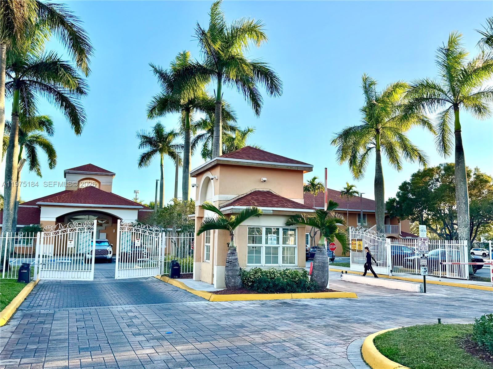 COURTYARDS AT DAVIE CONDO - Residential