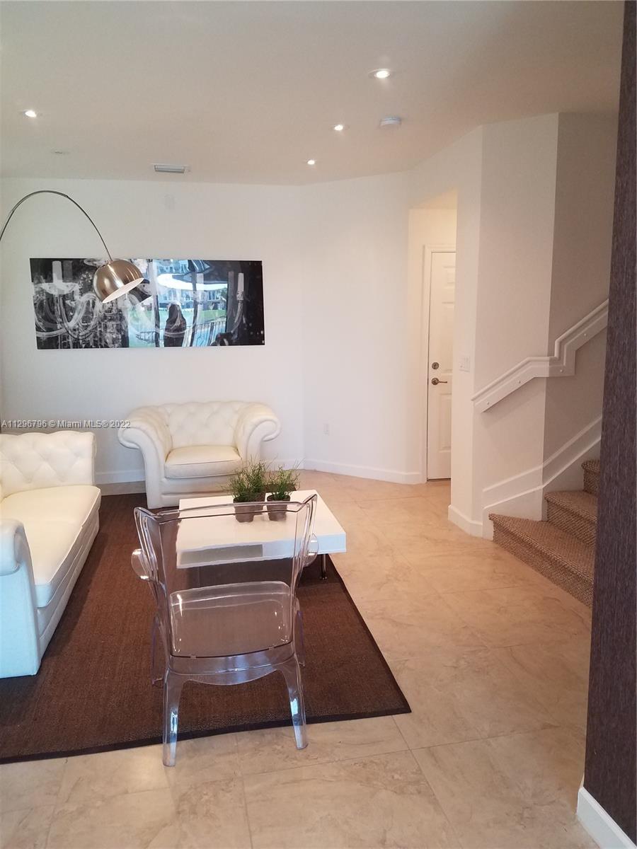 DORAL CAY - Residential Lease