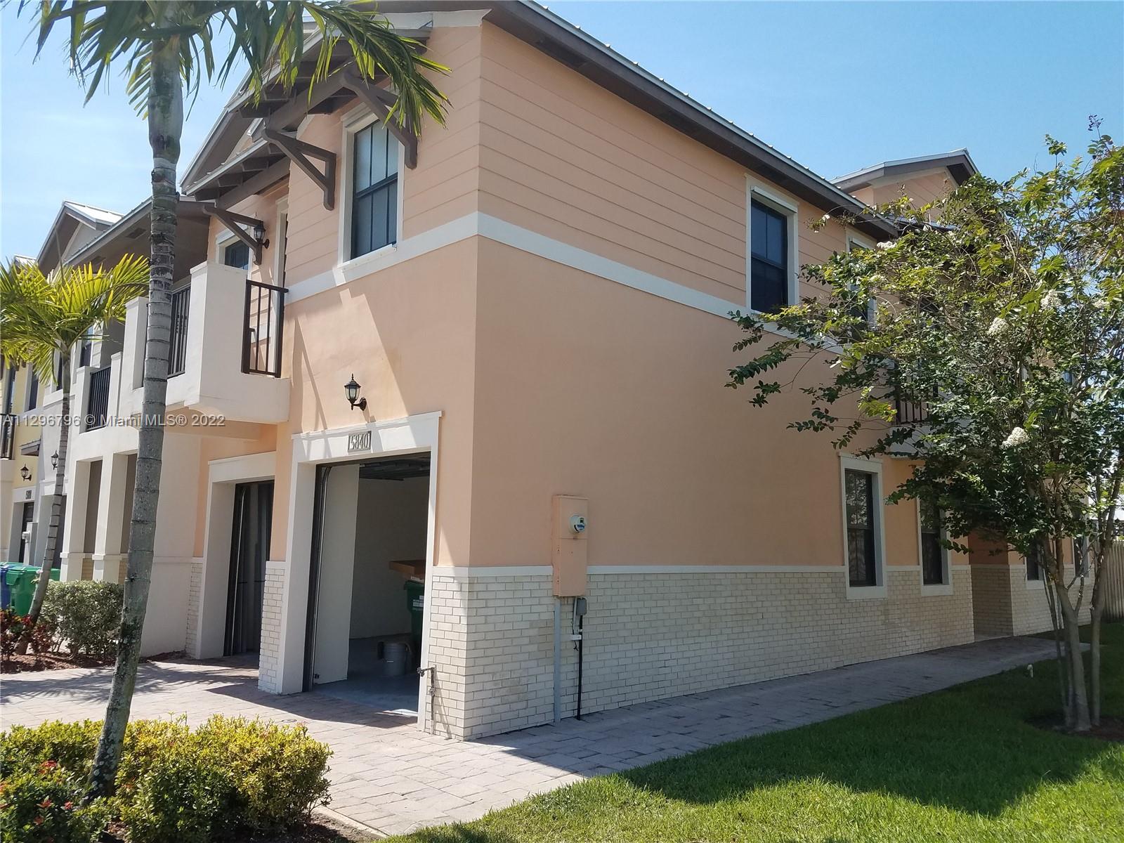 DORAL CAY - Residential Lease