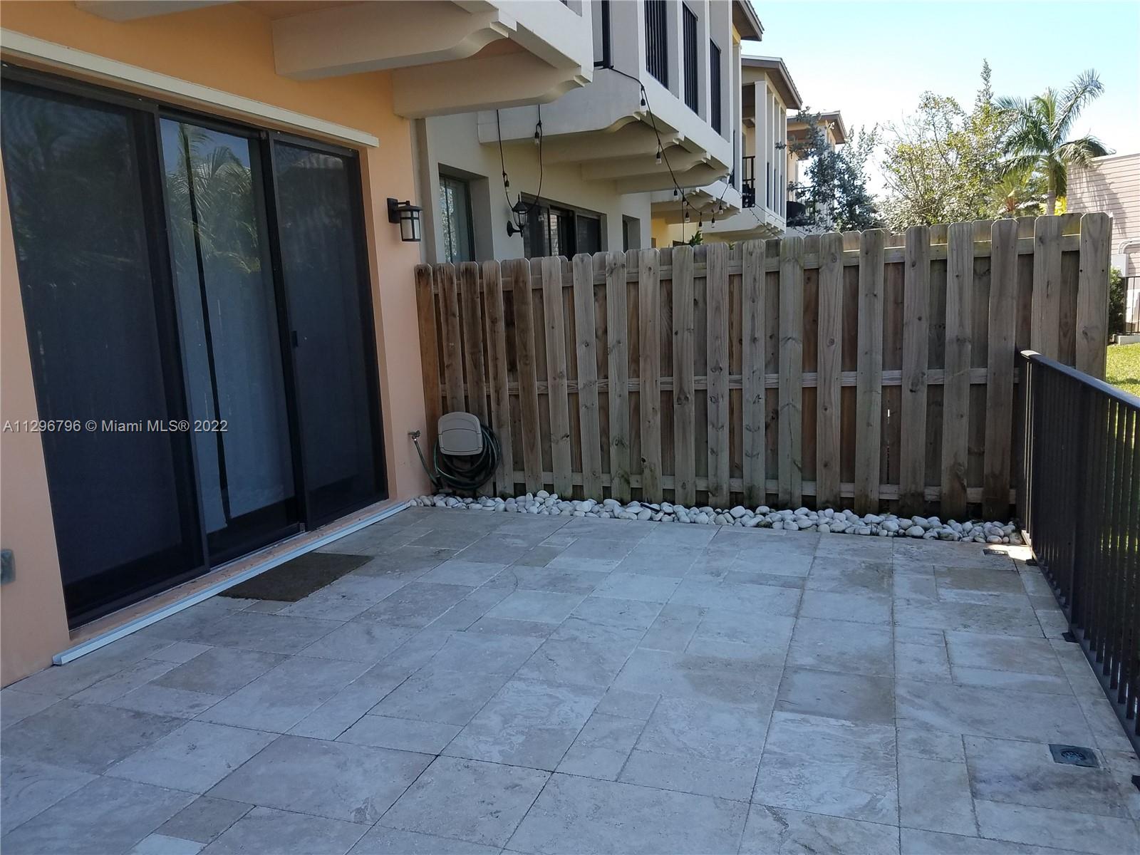 DORAL CAY - Residential Lease
