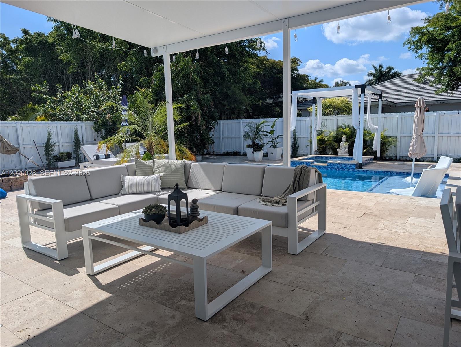 CARMENS PLACE - Residential