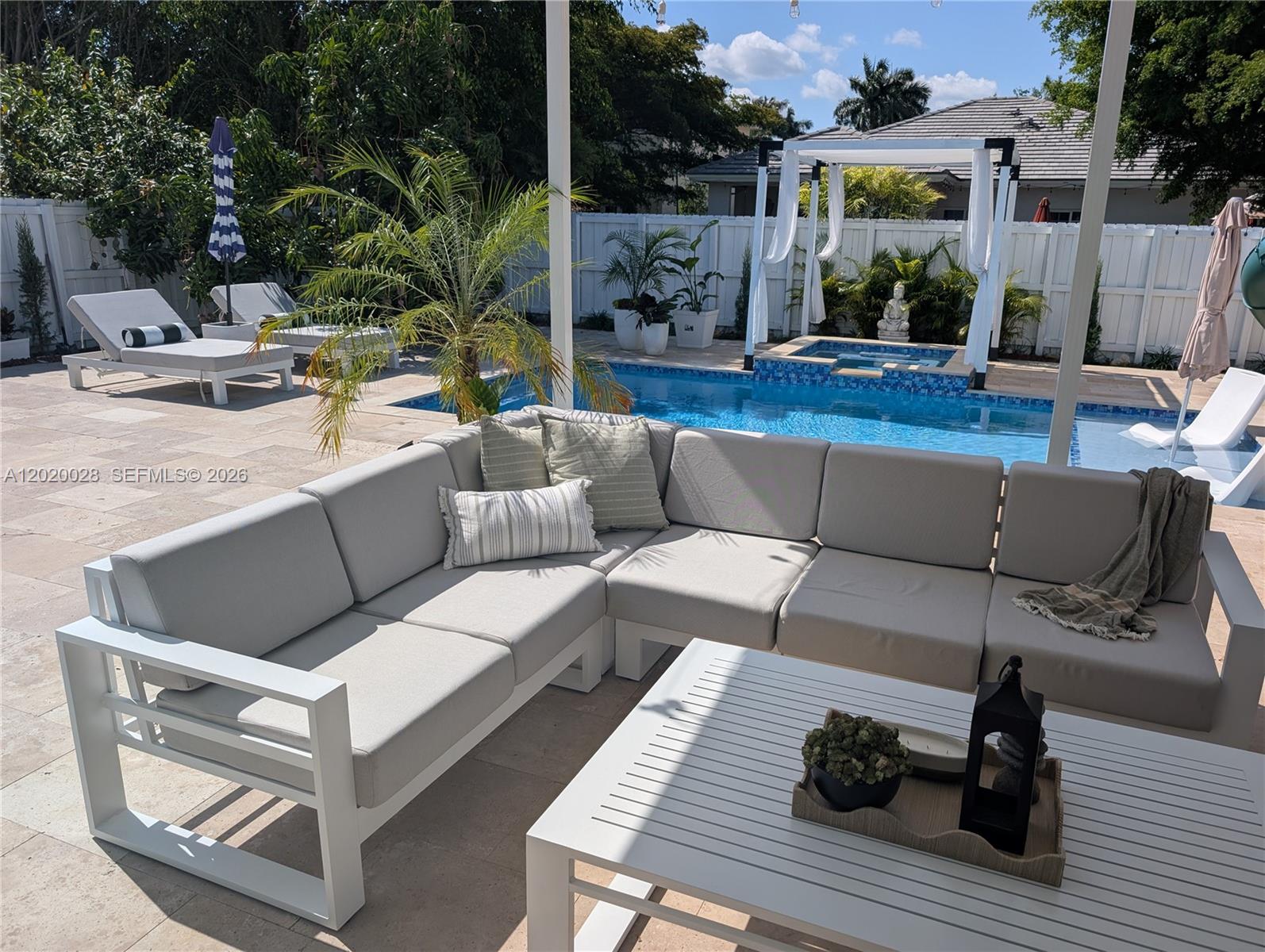 CARMENS PLACE - Residential