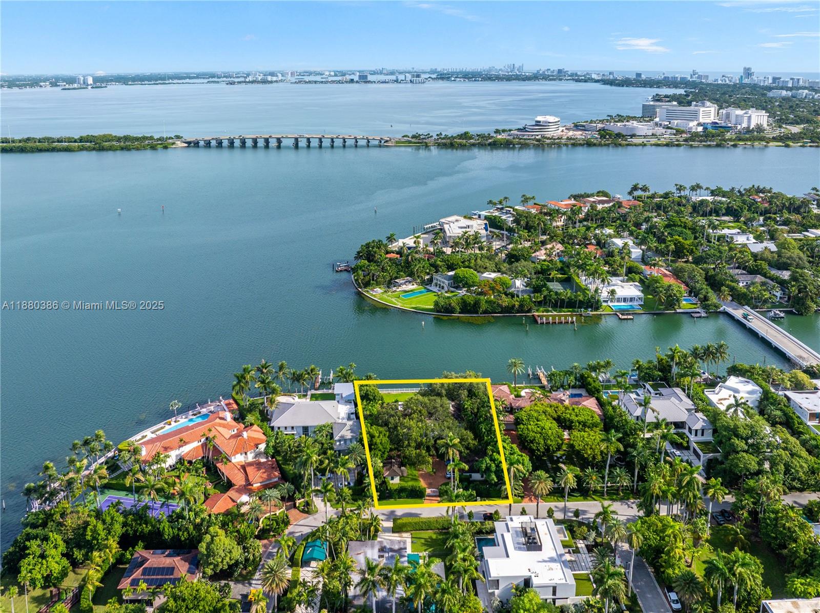 SUNSET ISLANDS-ISLAND NO - Residential