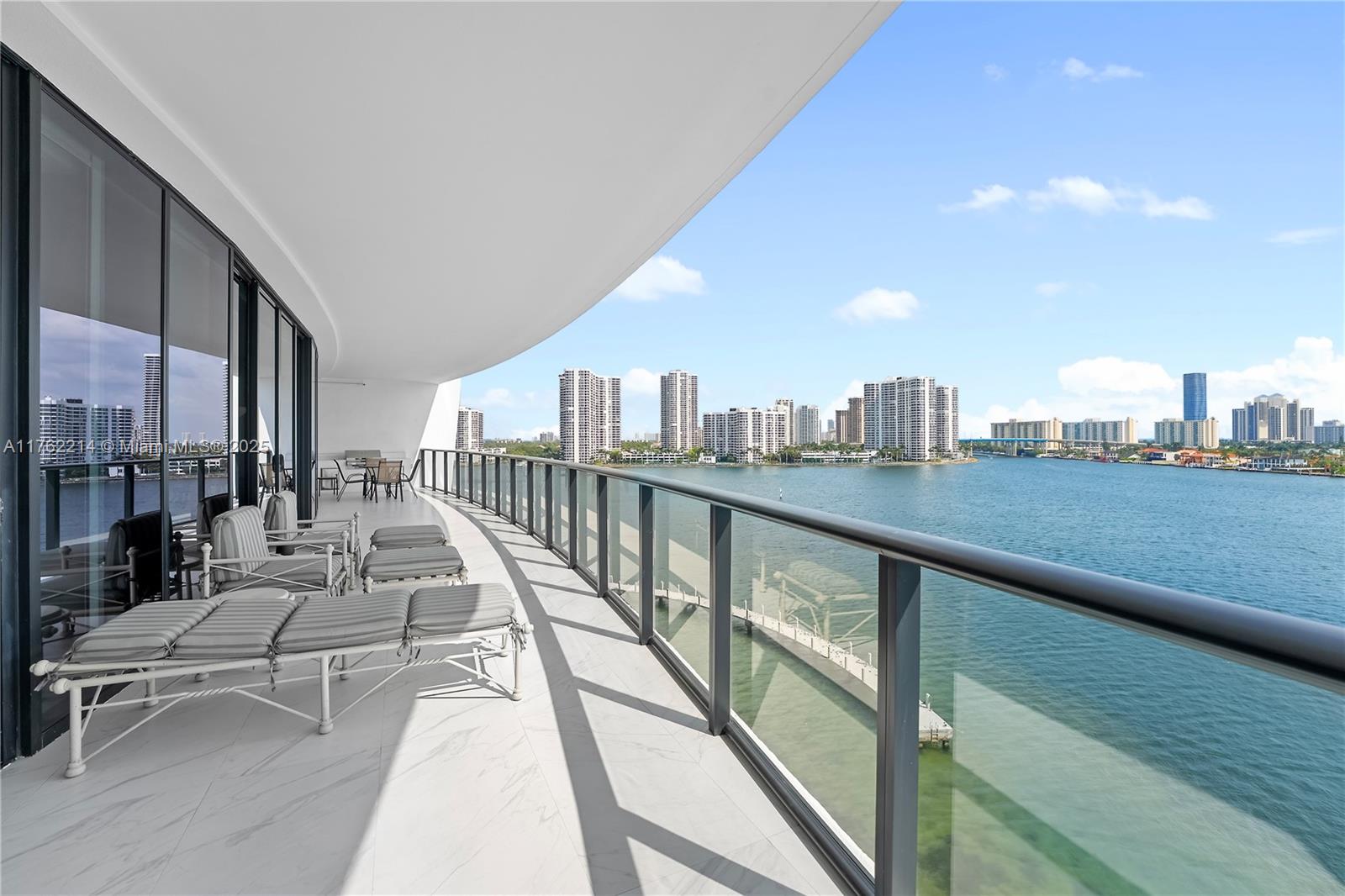 PRIVE CONDO - Residential