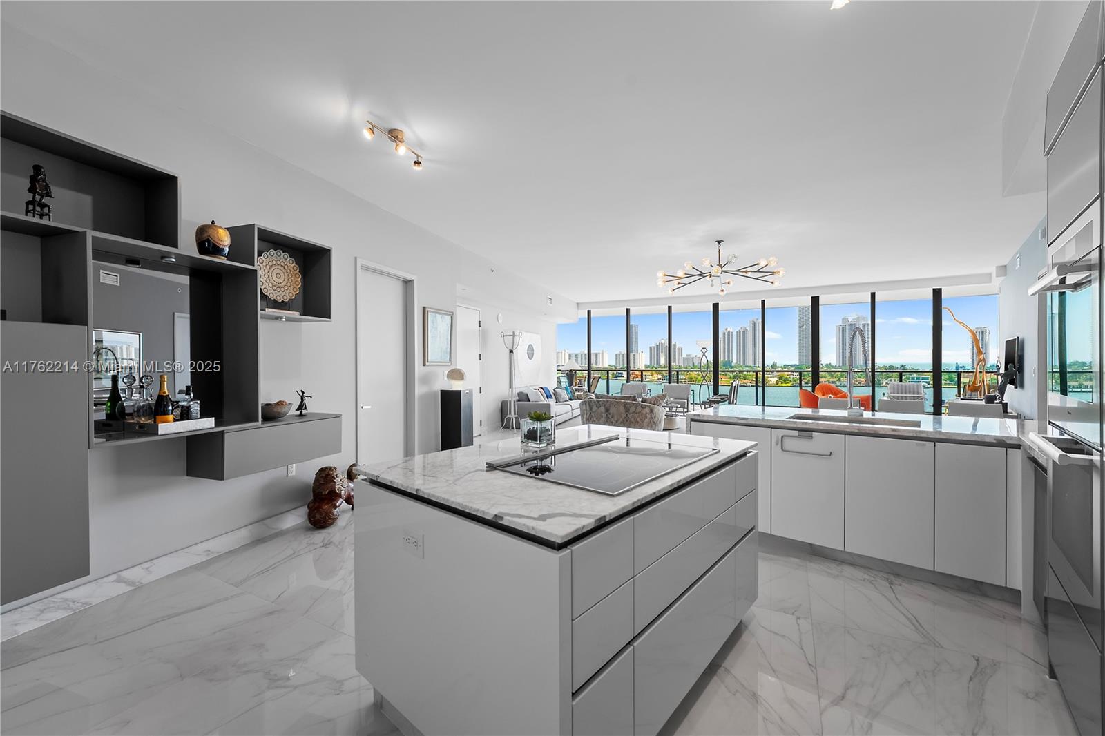 PRIVE CONDO - Residential