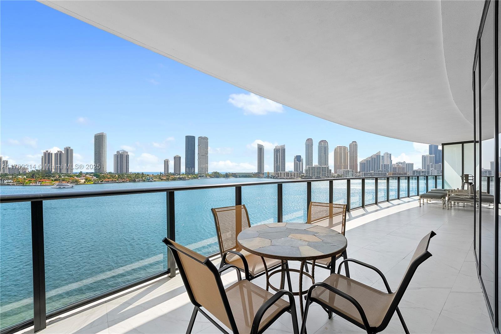 PRIVE CONDO - Residential
