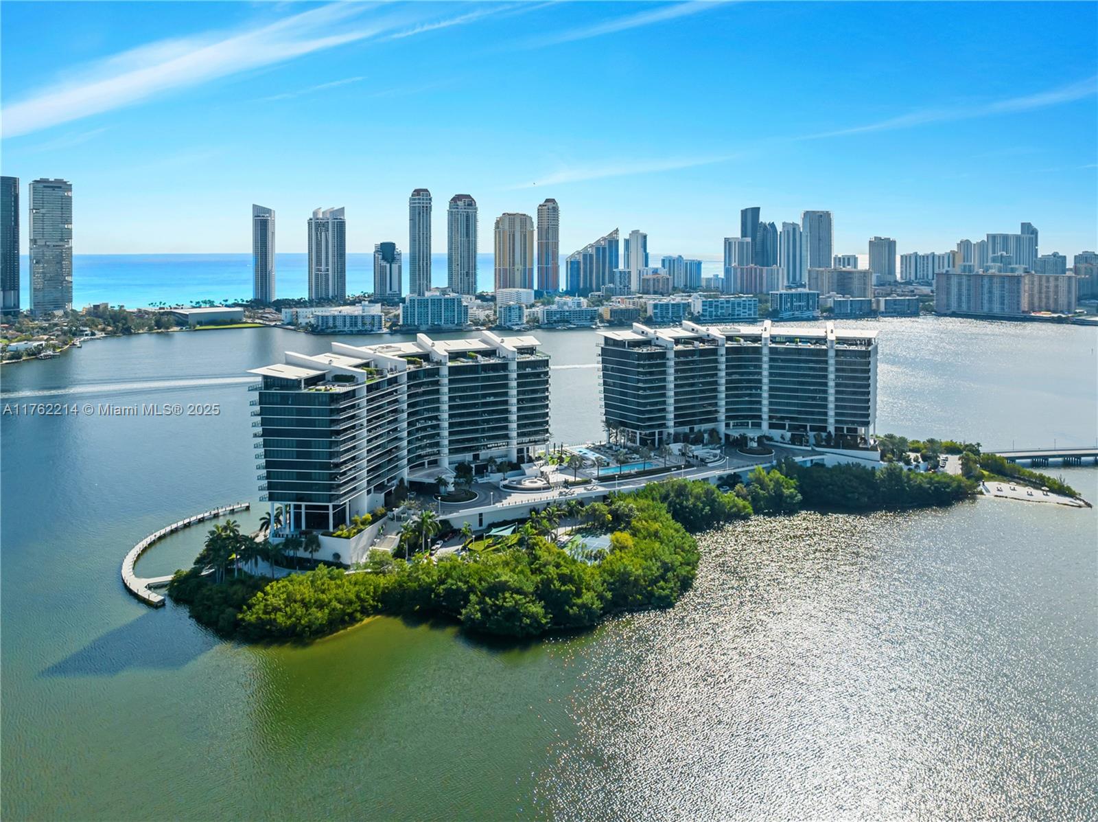 PRIVE CONDO - Residential