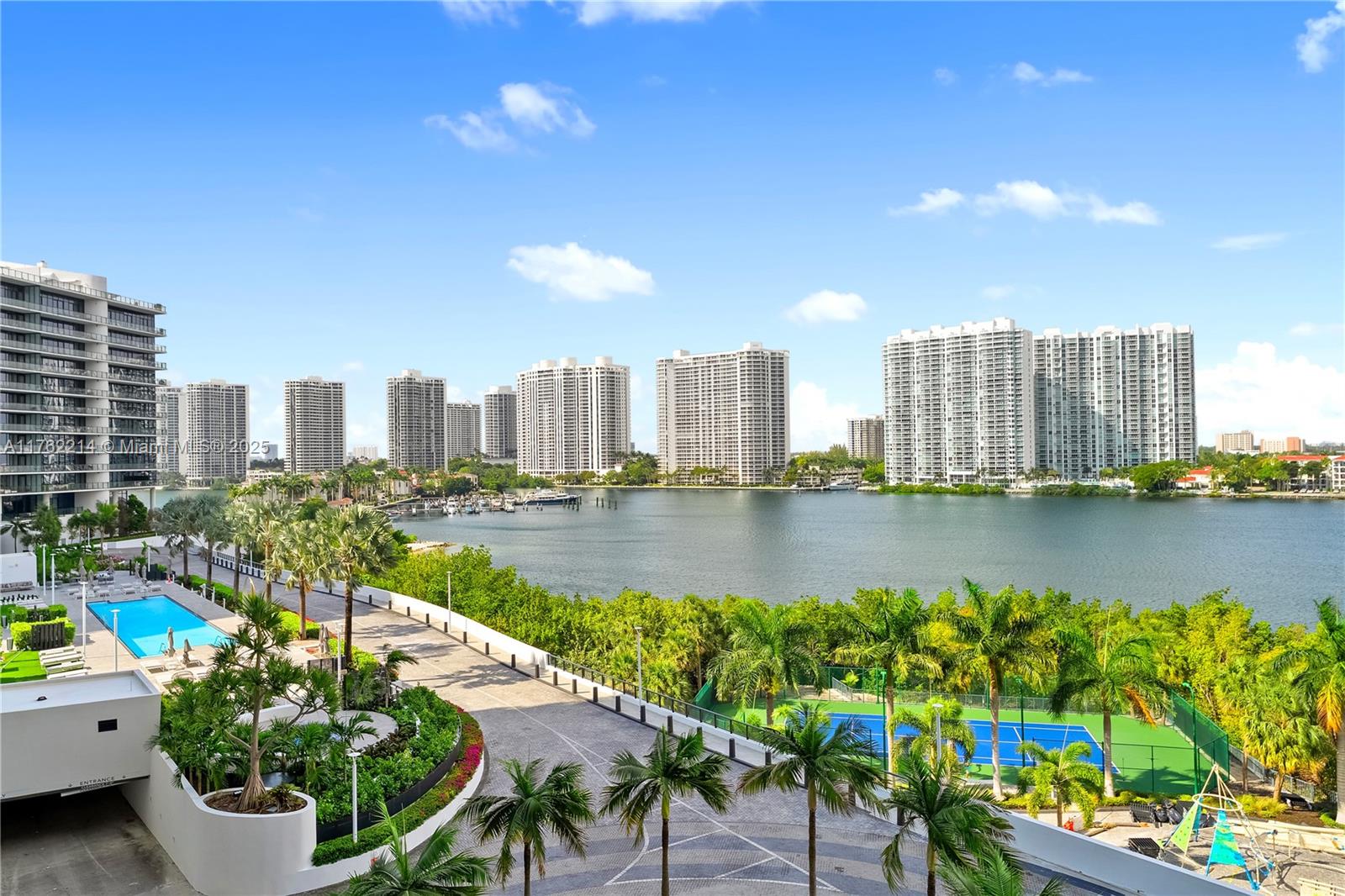 PRIVE CONDO - Residential