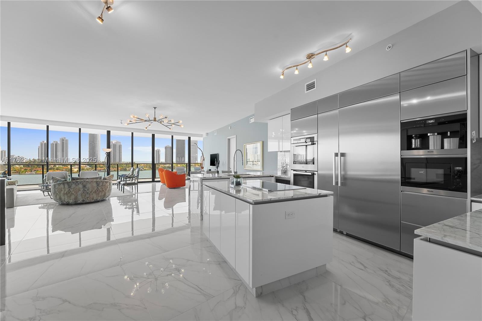 PRIVE CONDO - Residential