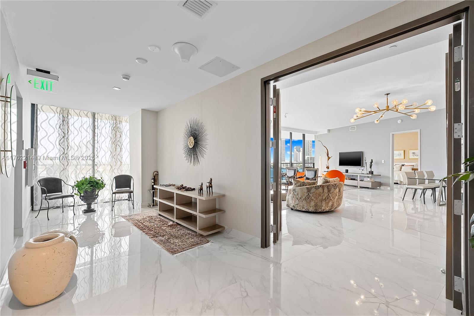 PRIVE CONDO - Residential