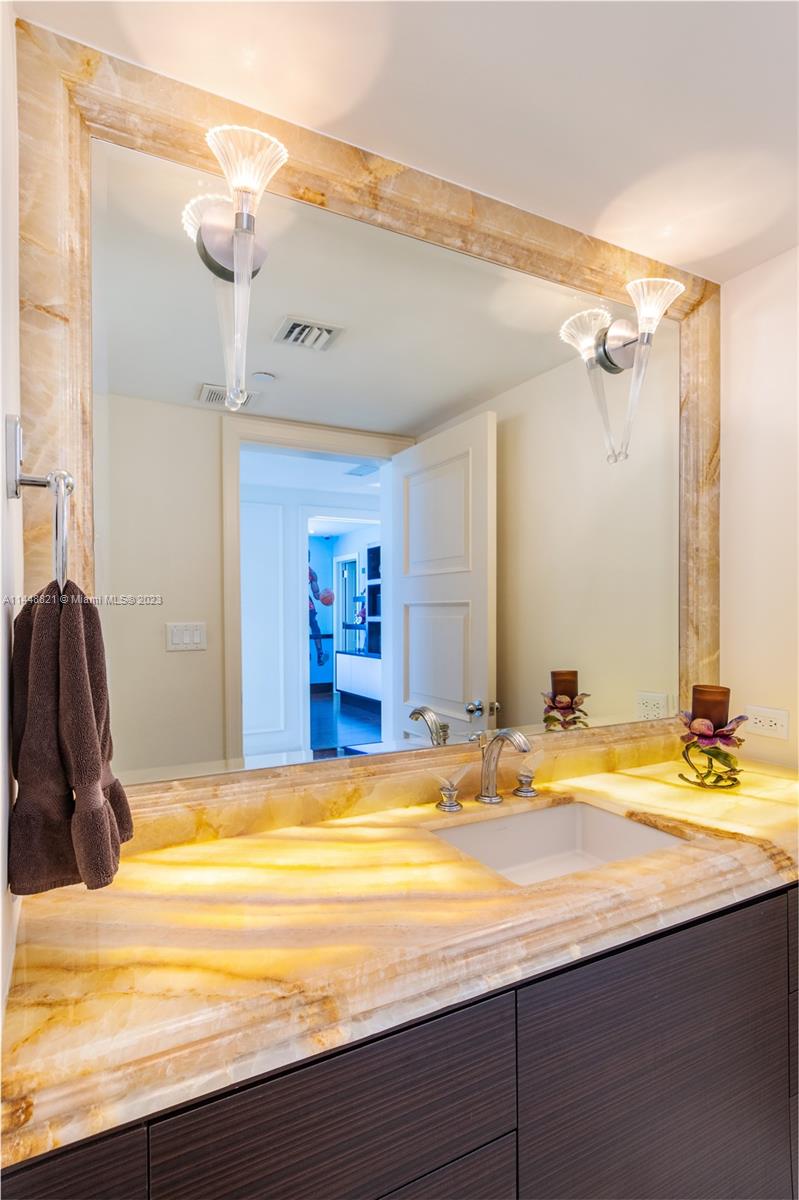 TRUMP ROYALE CONDO - Residential