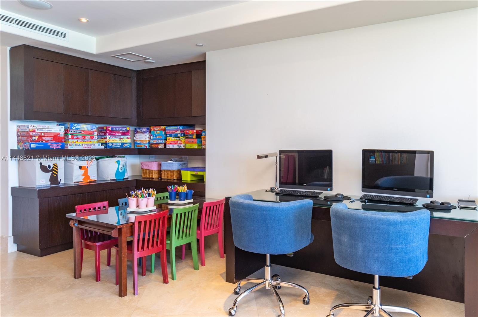 TRUMP ROYALE CONDO - Residential