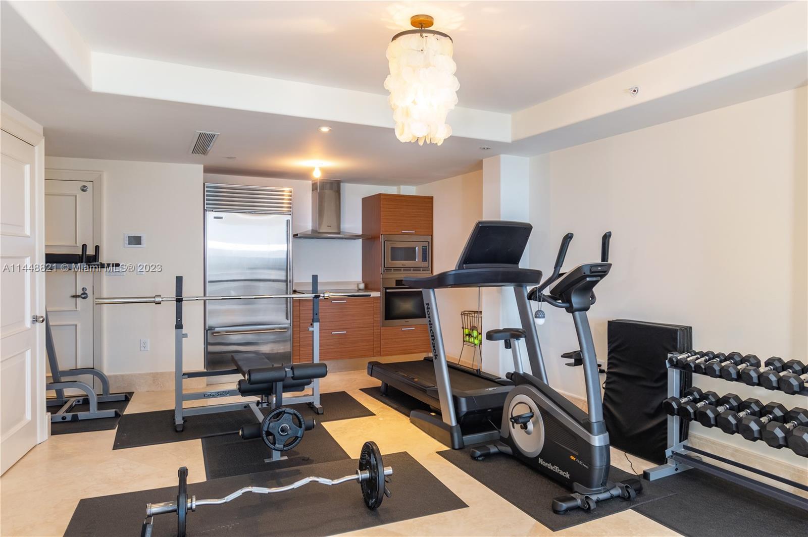 TRUMP ROYALE CONDO - Residential