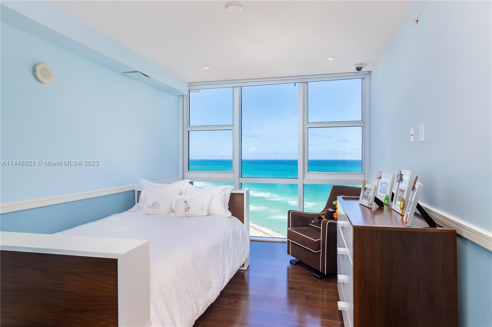 TRUMP ROYALE CONDO - Residential