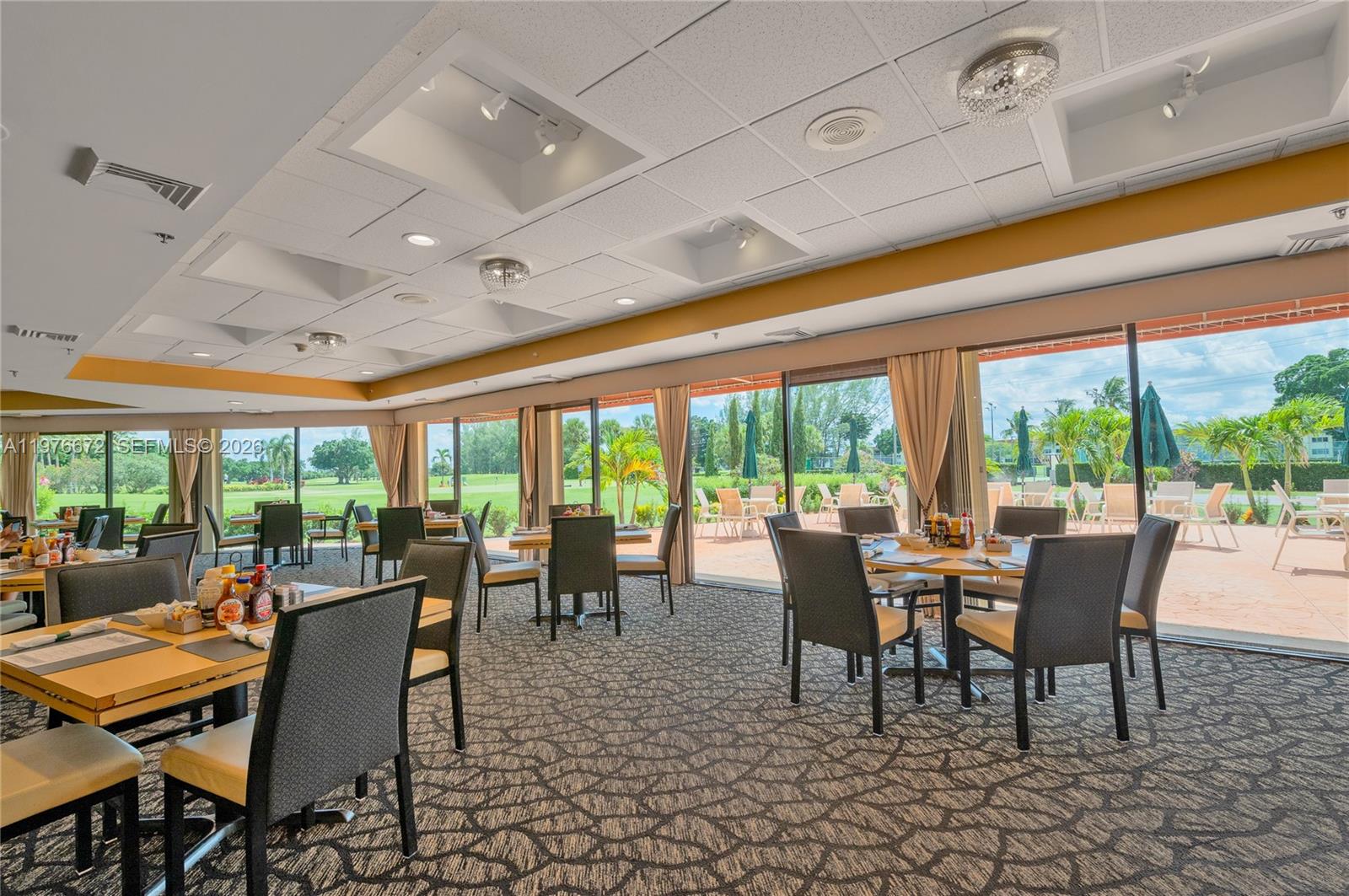 HOLLYBROOK GOLF AND - Residential