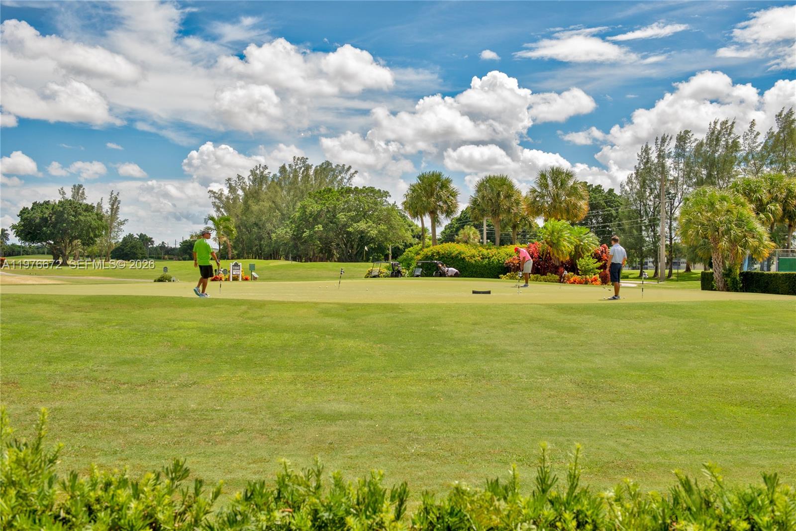 HOLLYBROOK GOLF AND - Residential