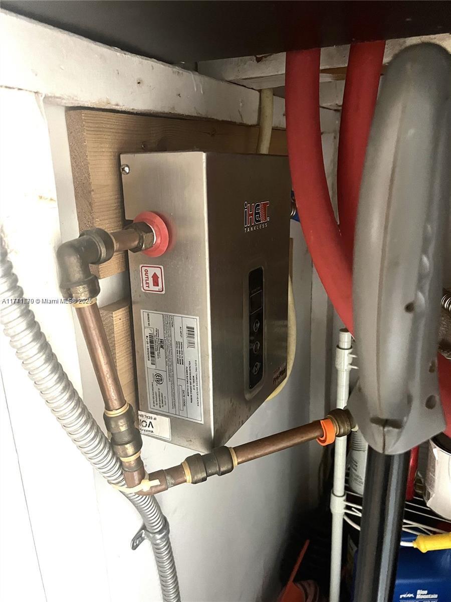 BEVERLY HILLS CONDO NUMBE - Residential