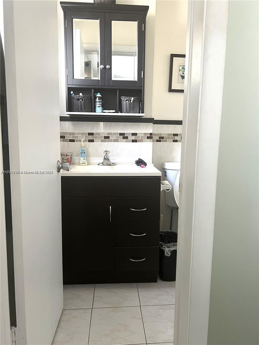 BEVERLY HILLS CONDO NUMBE - Residential