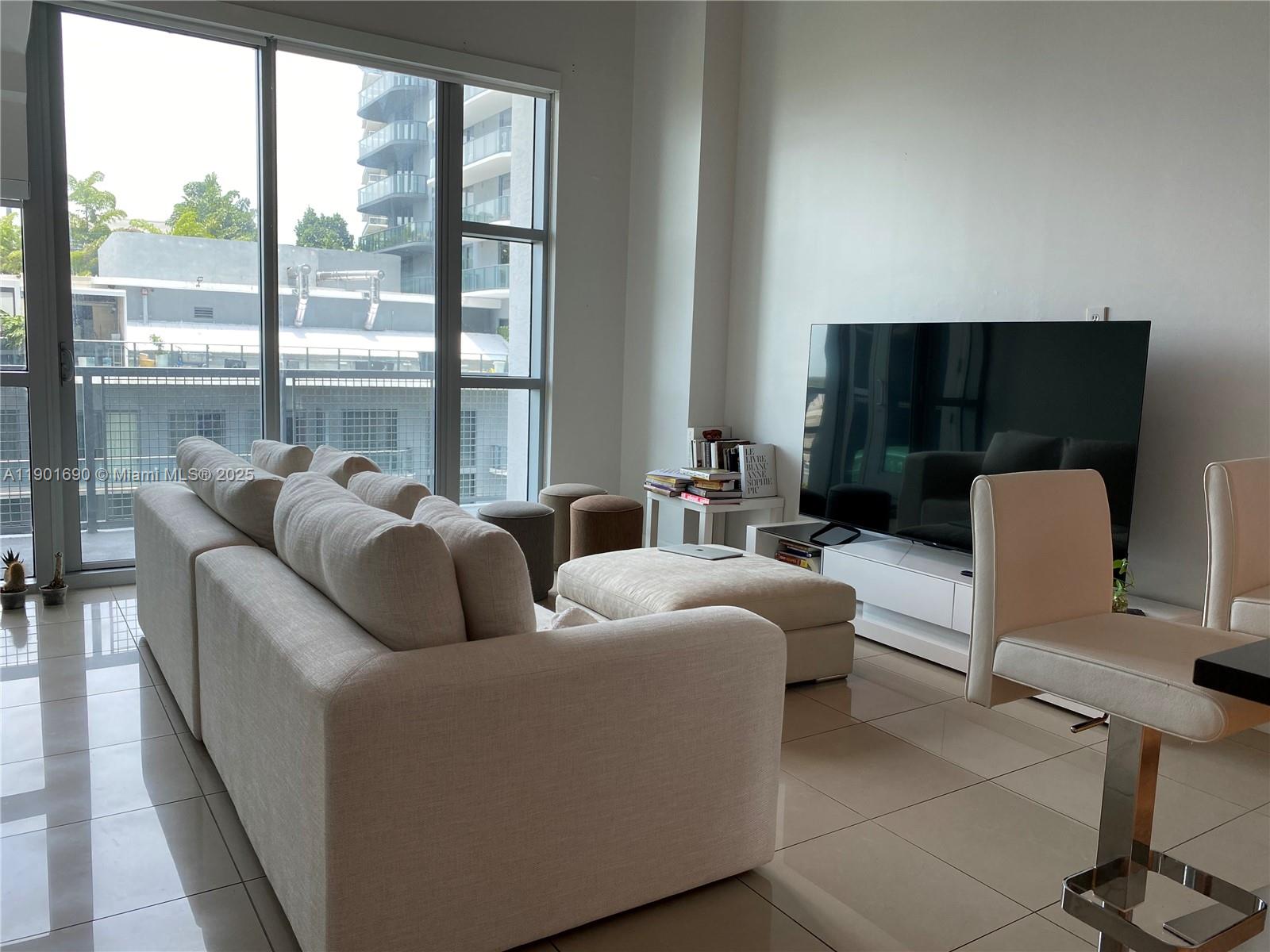 3301 NE 1st Ave M0706