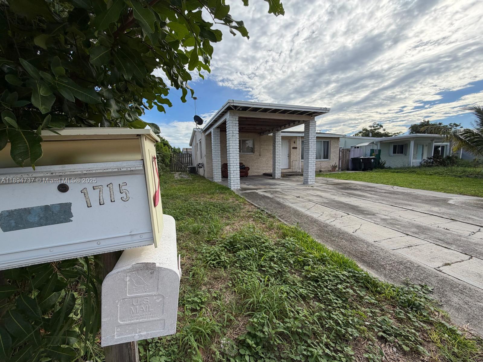 View photos, virtual tours, details... 1715 Sunset Ave
