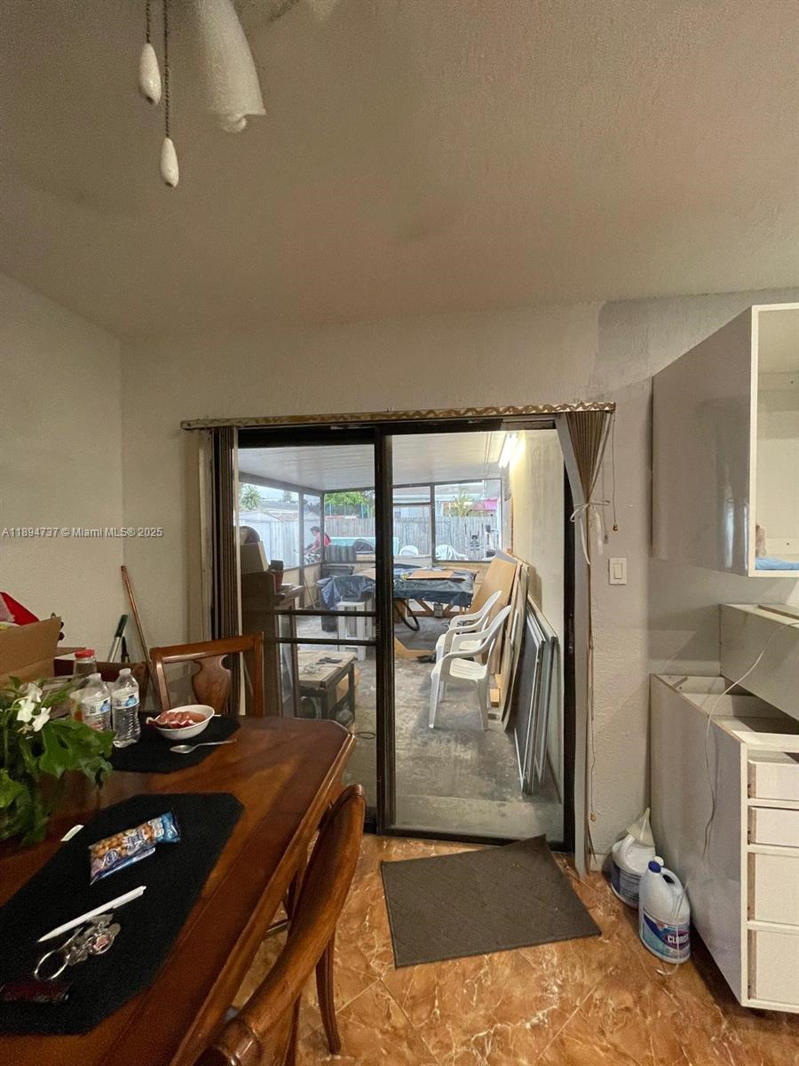View photos, virtual tours, details... 1715 Sunset Ave