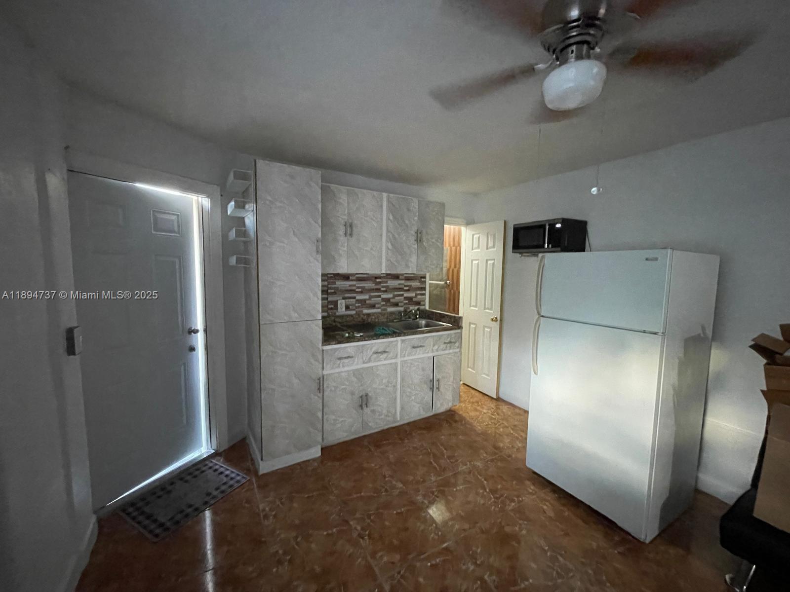 HILLCREST AT L W - Residential