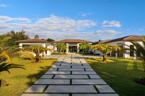 A home in Pinecrest