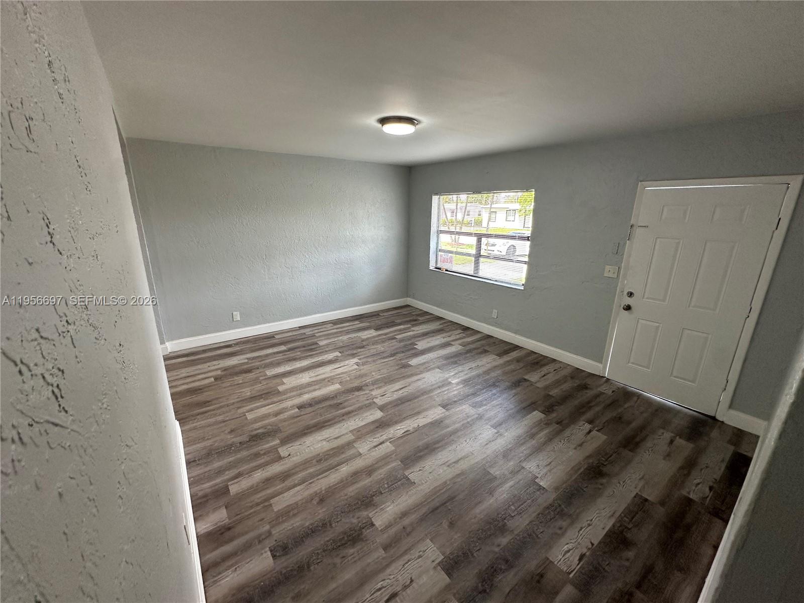 LAUDERDALE MANORS ADD - Residential Lease