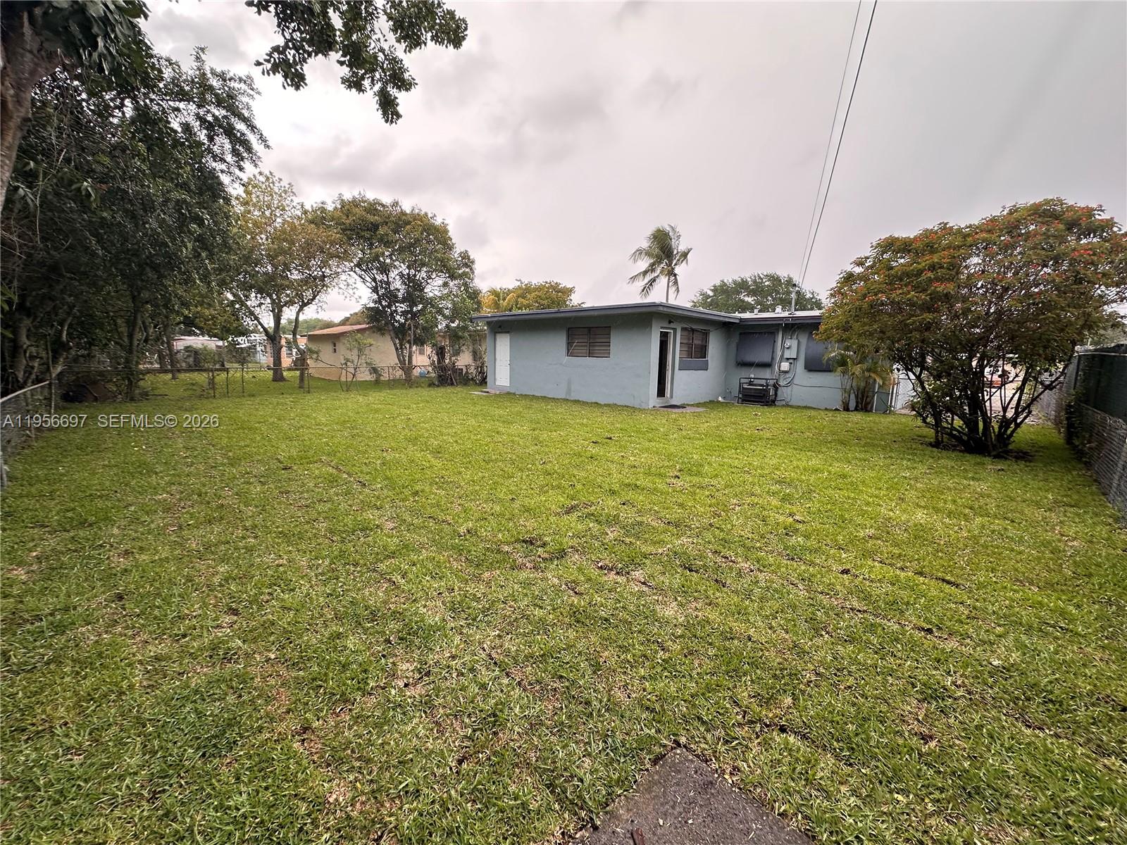 LAUDERDALE MANORS ADD - Residential Lease